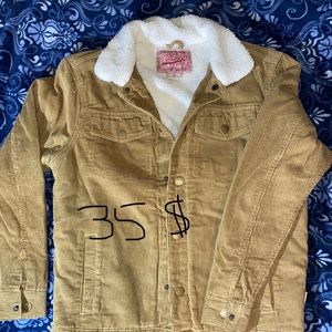 Men’s or women’s jacket goes well in a cowboy fit brand new looks good.